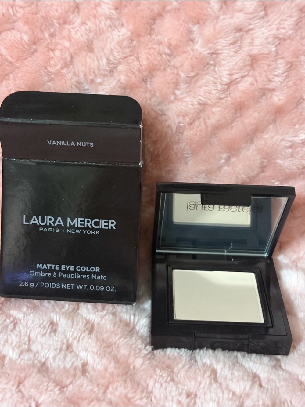 laura mercier Matte Eye Color - Vanilla Nuts (Cream)